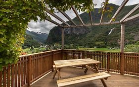 Panoramic Terrace, Huge Rain Shower And Cosy Lofts